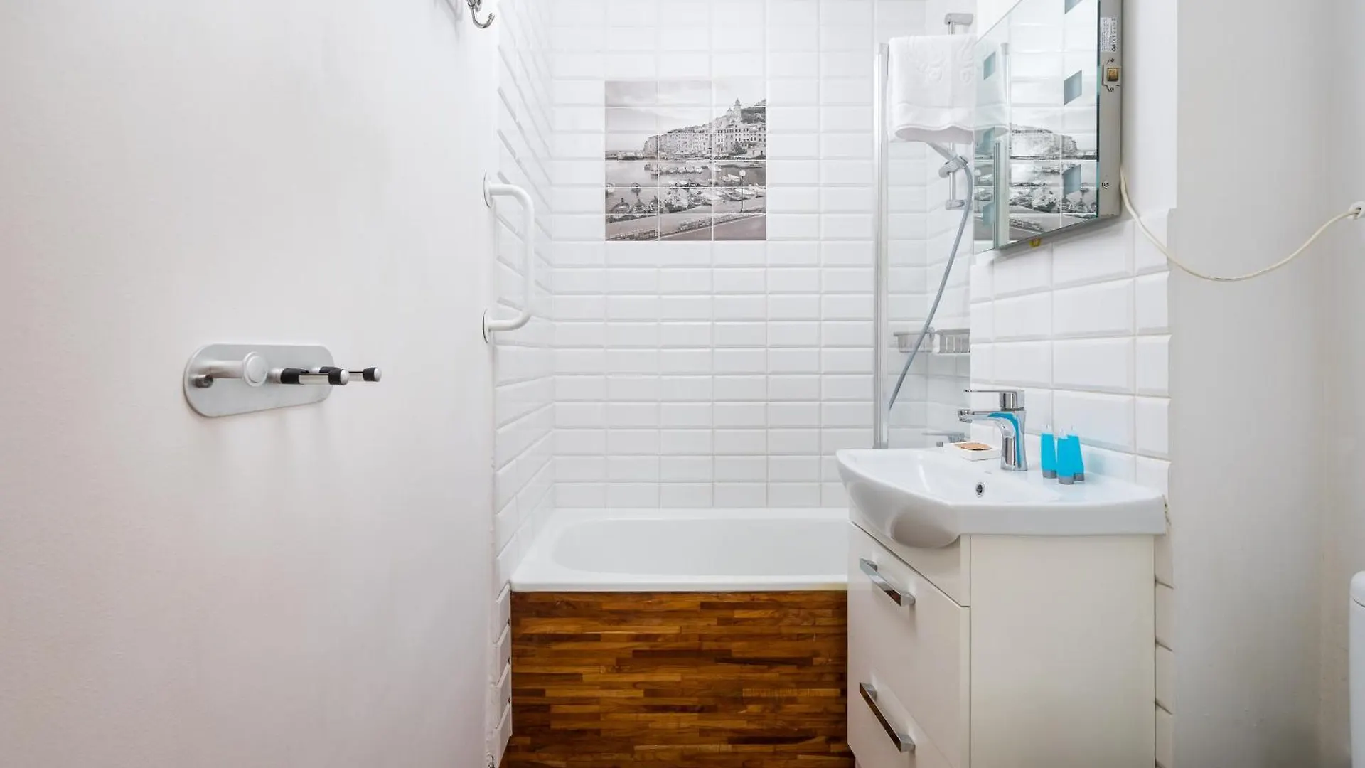 Solec 2-Bedroom Vistula Apartment Warsaw