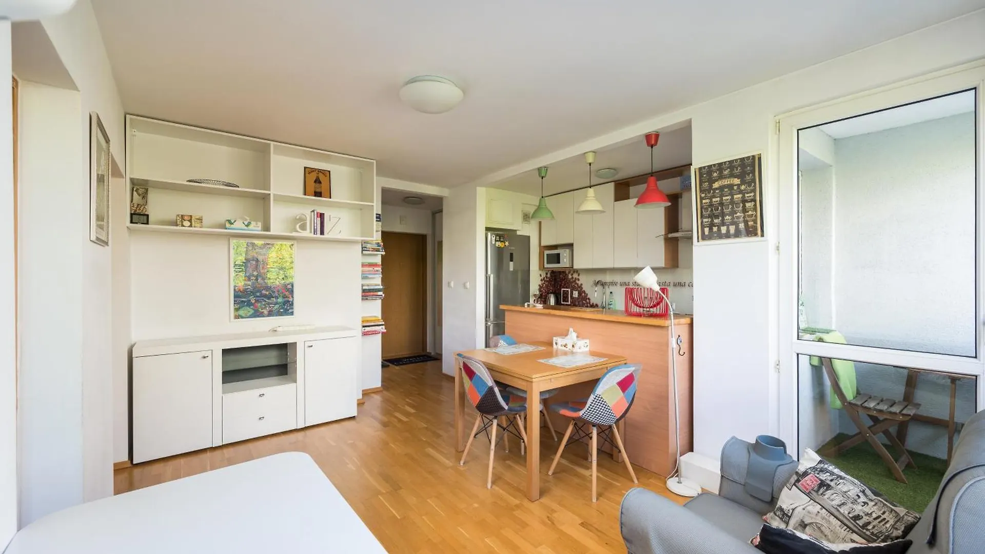 Solec 2-Bedroom Vistula Apartment Warsaw Poland
