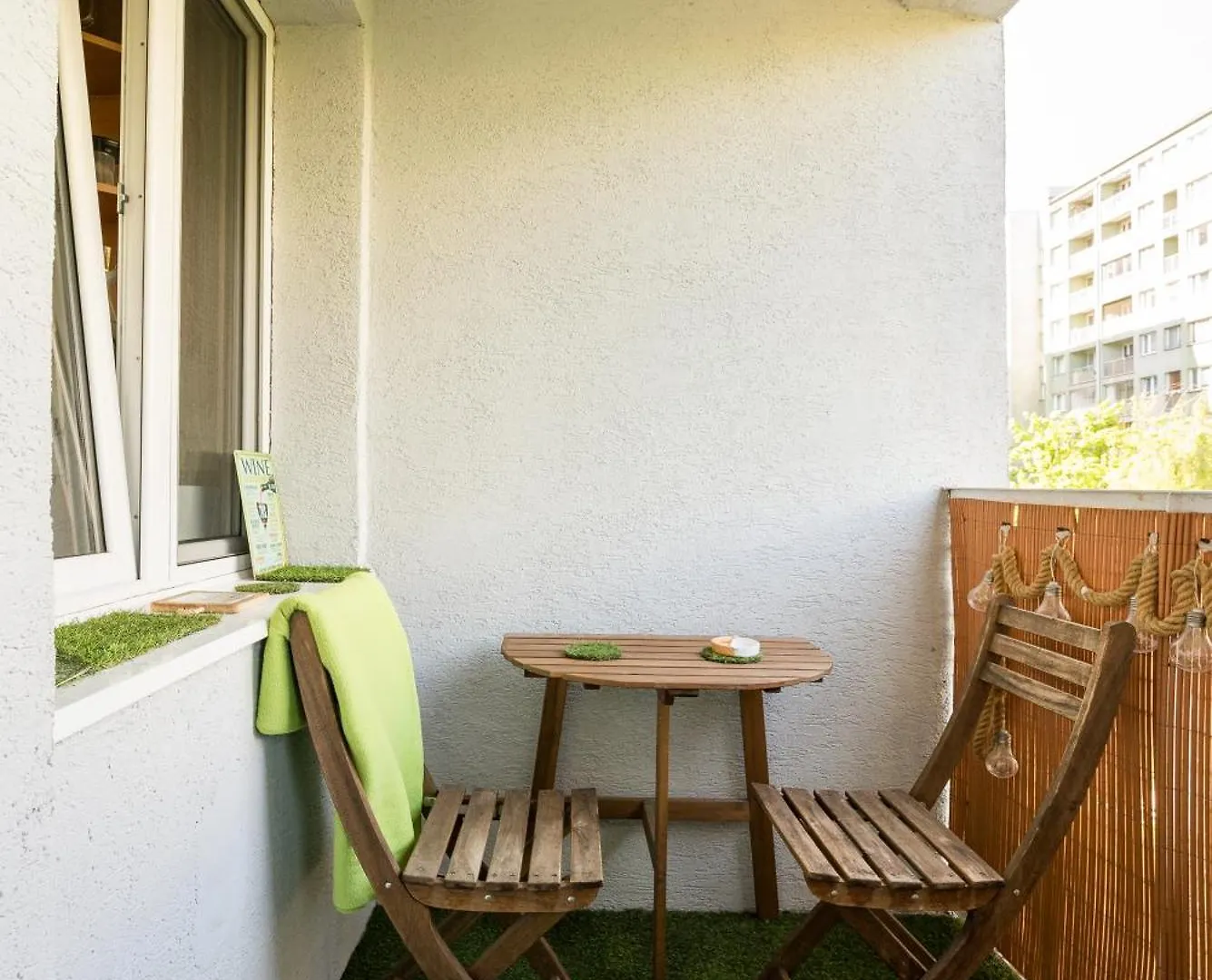 Solec 2-Bedroom Vistula Apartment Warsaw