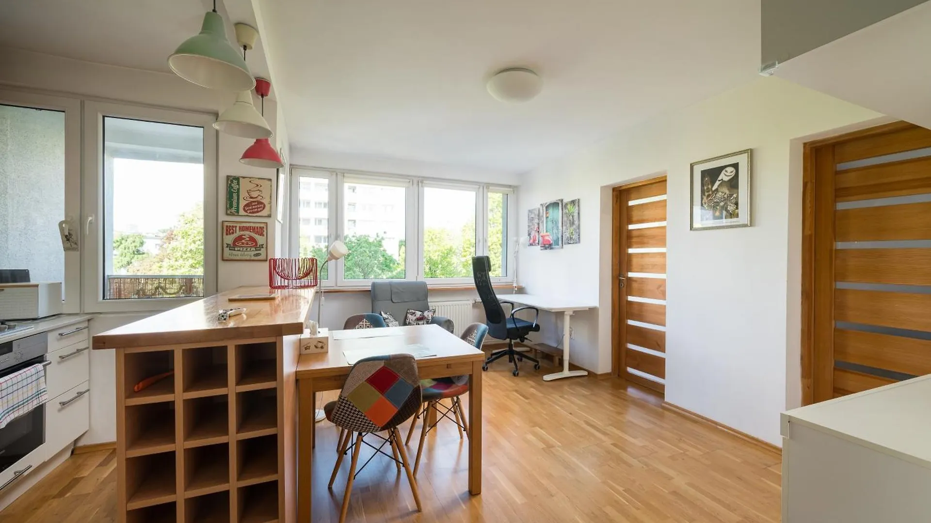 Solec 2-Bedroom Vistula Apartment Warsaw