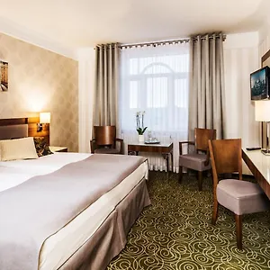 Hotel Lord - Airport, Warschau